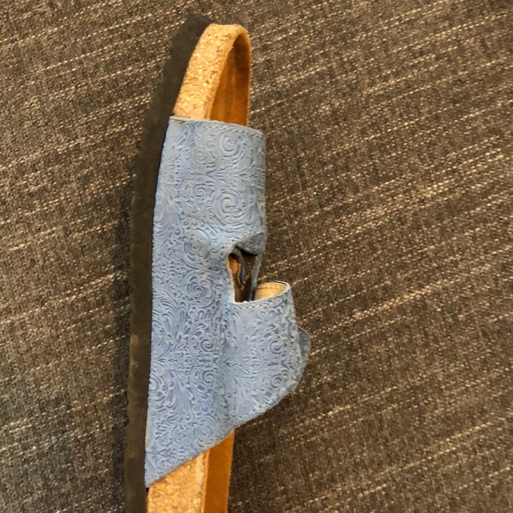 Blue 2 Strap Buckle Naot, barely worn - Picture 4 of 5